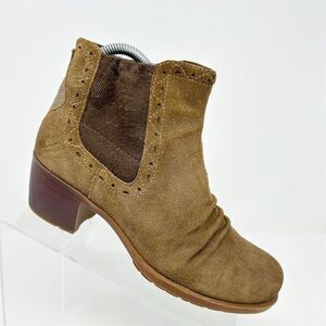 Earth Women's Western Chelsea Brown Suede Pull On Heeled Ankle Boots Size 7.5
